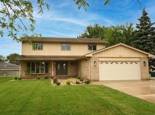 7841 W 100th Pl, Palos Hills, IL