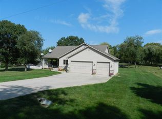 546 Pease Rd, Pardeeville, WI 53954