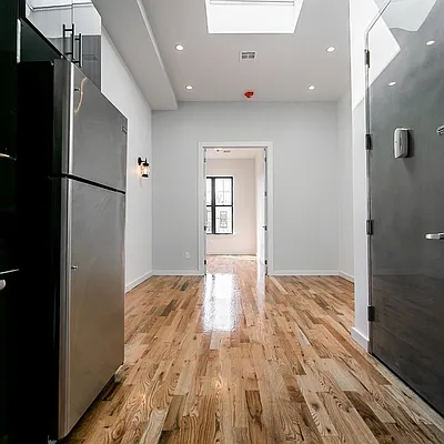 Rented by Nooklyn NYC LLC | media 41