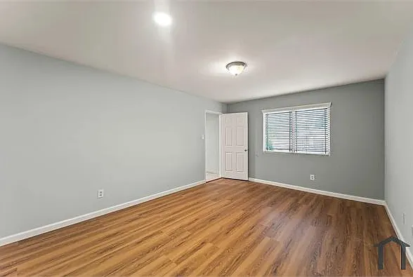 6297 N Orizaba Ave — Photo 8