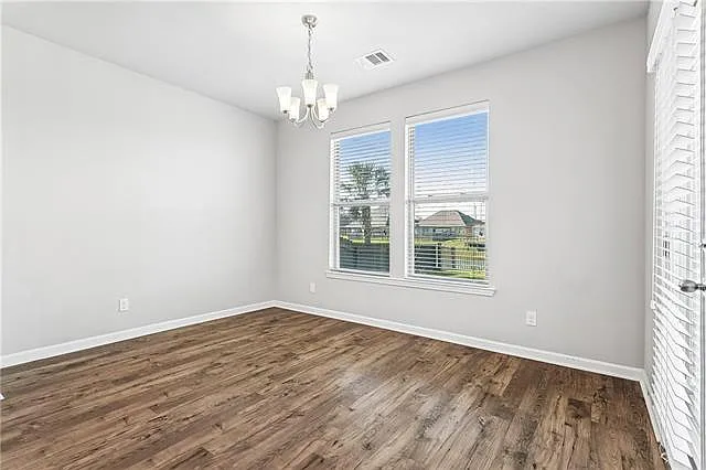 697 Lakeshore Village Dr — Photo 6