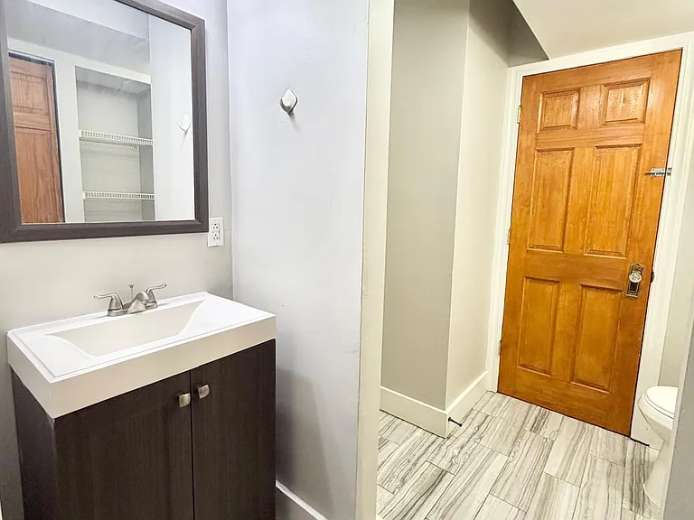 28 E Grand Ave #BC — Photo 7
