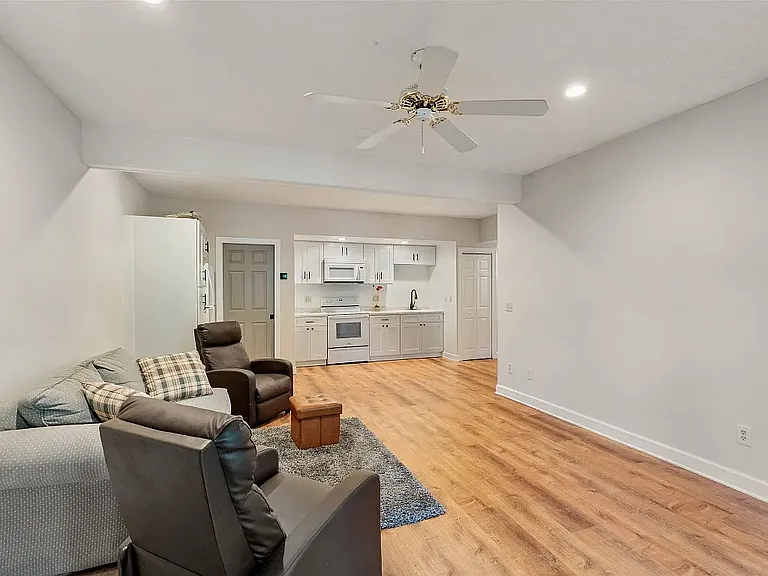 119 Heavens Gate Ln — Photo 3