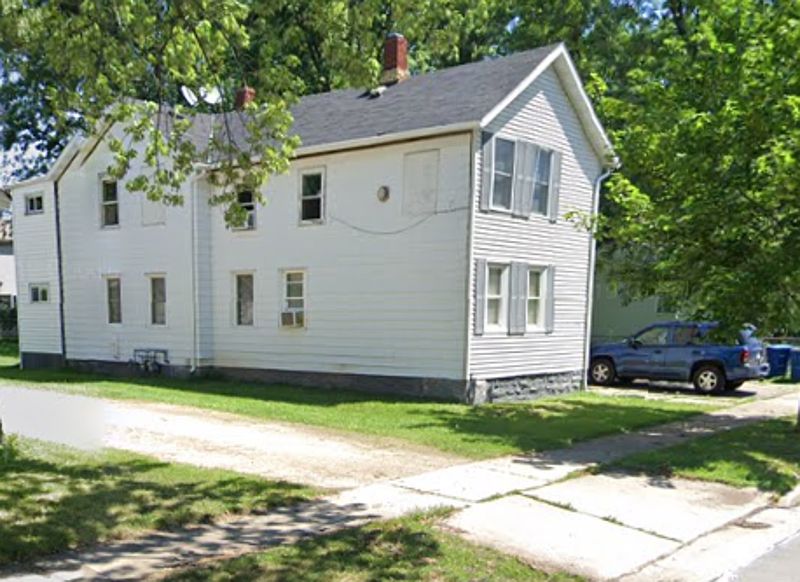 2nd image of 320 2nd St #2