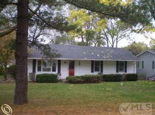 710 Highville Dr, Lake Orion, MI