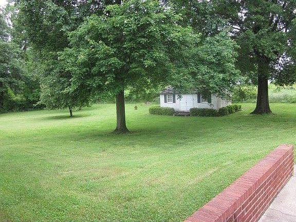 4th image of 111 Sweet Water Dr