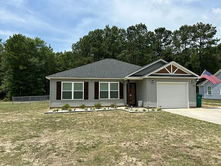 2570 Tindal Rd — Photo 2