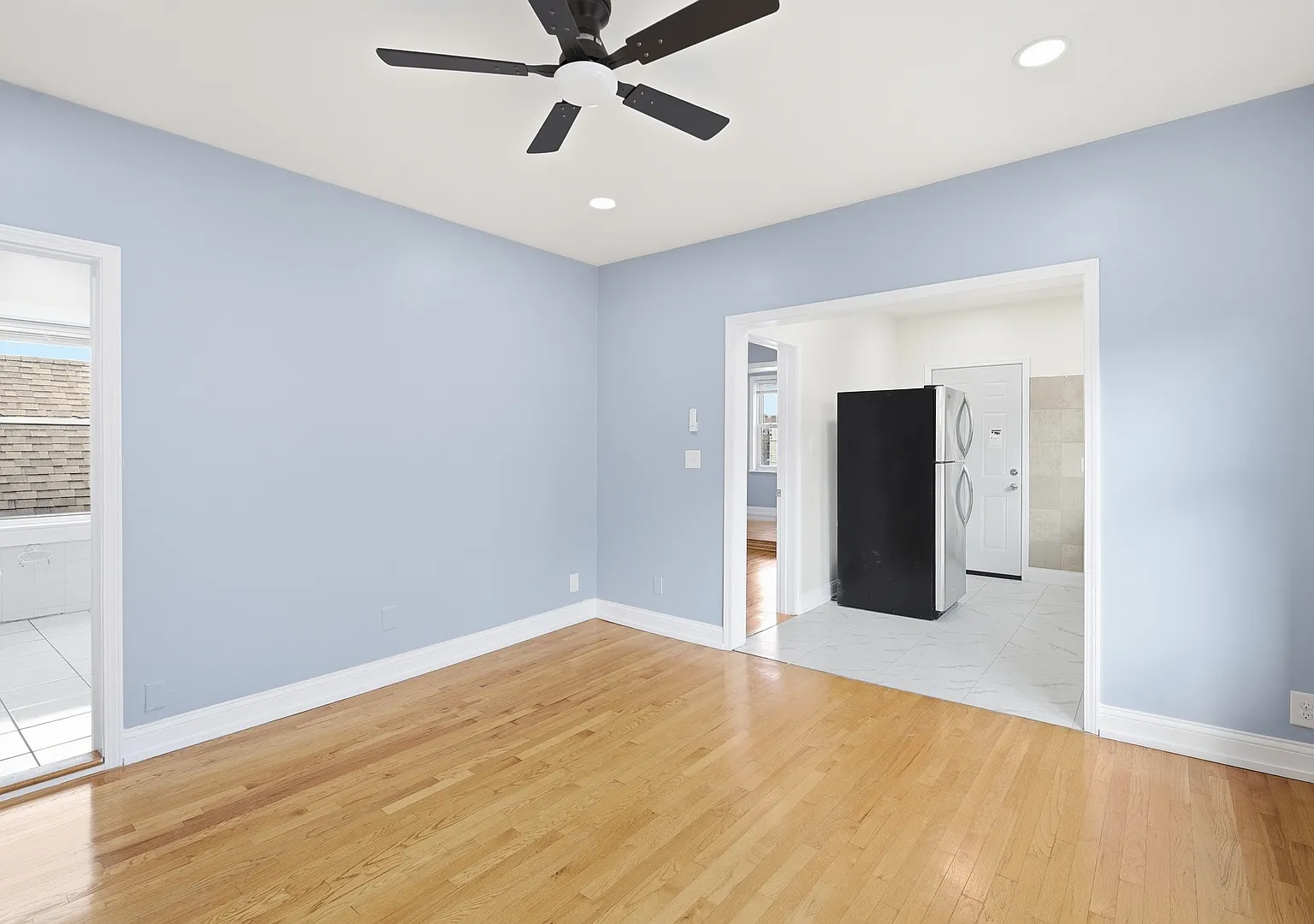 1 bed, 900 sqft, $1,600 — Photo 4