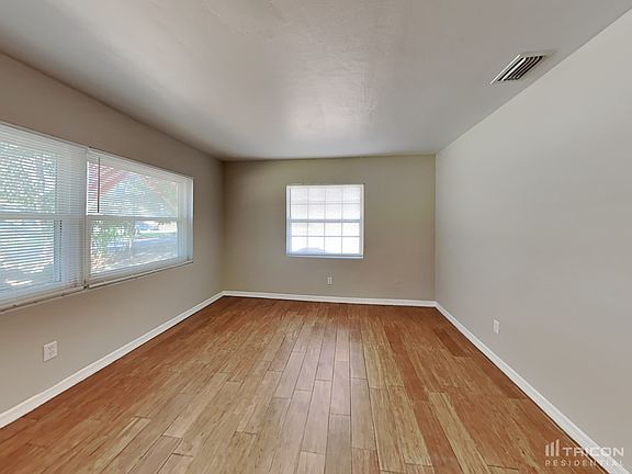 2nd image of 1417 Chandler Ave