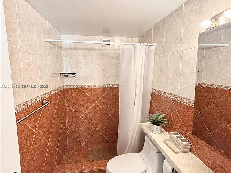 905 Brickell Bay Dr #1824 — Photo 18
