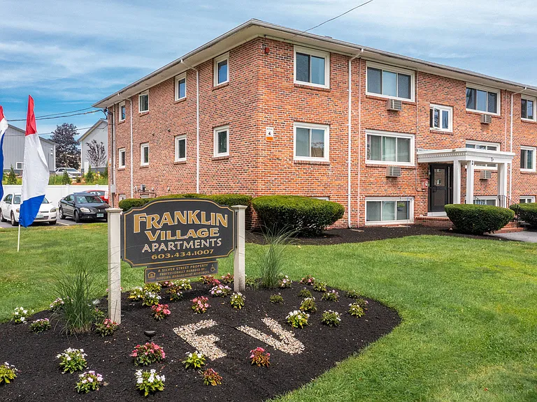 Franklin Village — Photo 7