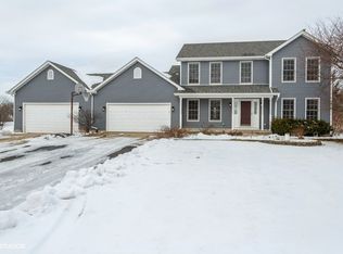 43W480 Kenmar Dr, Elburn, IL 60119