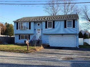 14 Sweet Hill Dr, Cumberland, RI 02864