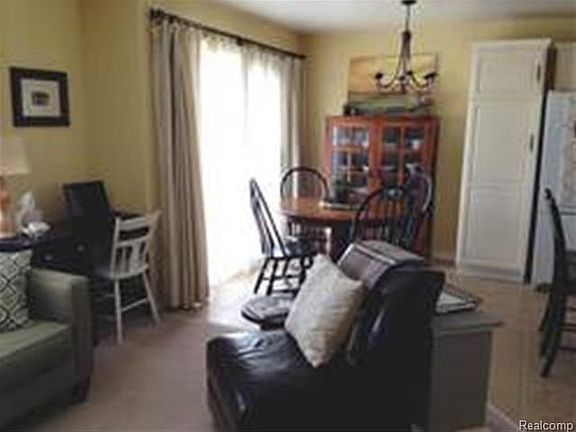 3rd image of 41121 Greenbrook Ln