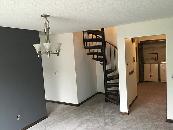 Dining Room/Hallway/Laundry