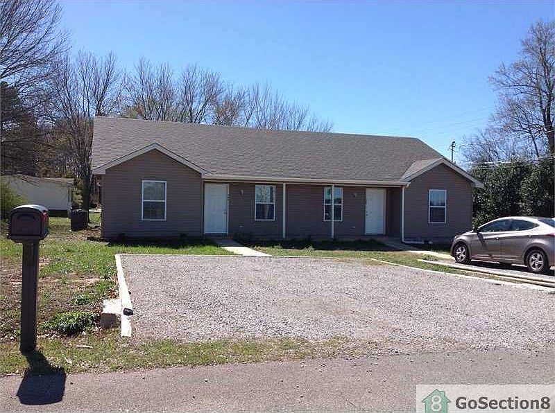 2nd image of 142 Darnell Pl #A