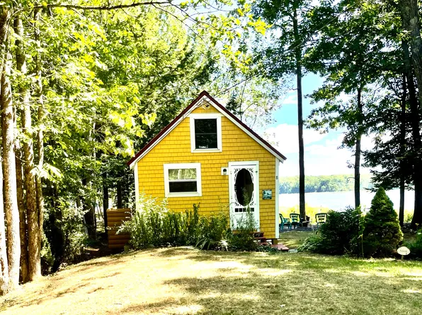 8 S Vigue Shore Road, Albion, ME 04910