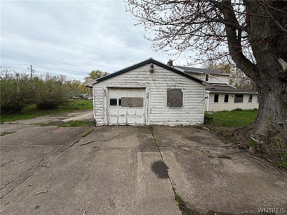 5th image of 2388 Lake Rd