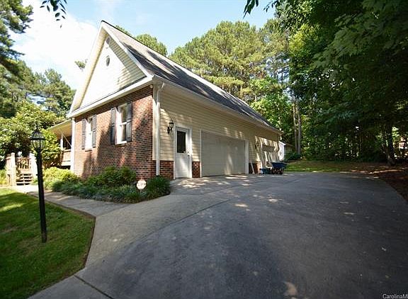 3rd image of 316 Whippoorwill Rd #50