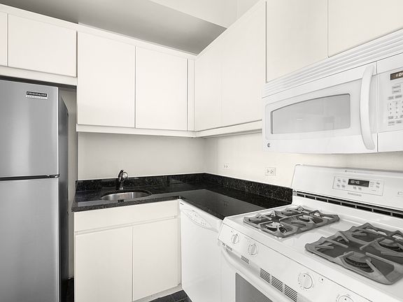 5th image of 225 W 83rd St APT 16K