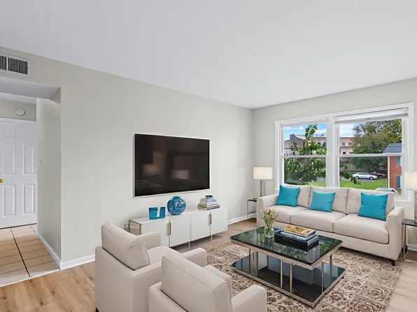 5117 Valiant Dr, Louisville, KY 40216