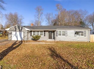 5 Crestview Dr, Bloomfield, CT 06002