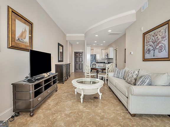 4th image of 1015 Beachview Dr #206
