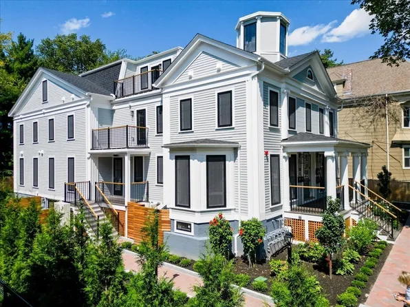 305 Chestnut Ave #6, Jamaica Plain, MA 02130