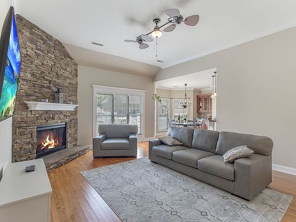 2nd image of 3630 Geneva Dr