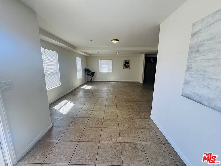 10605 Avalon Blvd — Photo 8