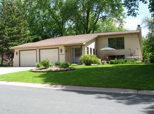 3170 Park Overlook Dr, Shoreview, MN 55126