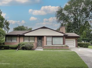 516 S Main St, Mount Prospect, IL 60056