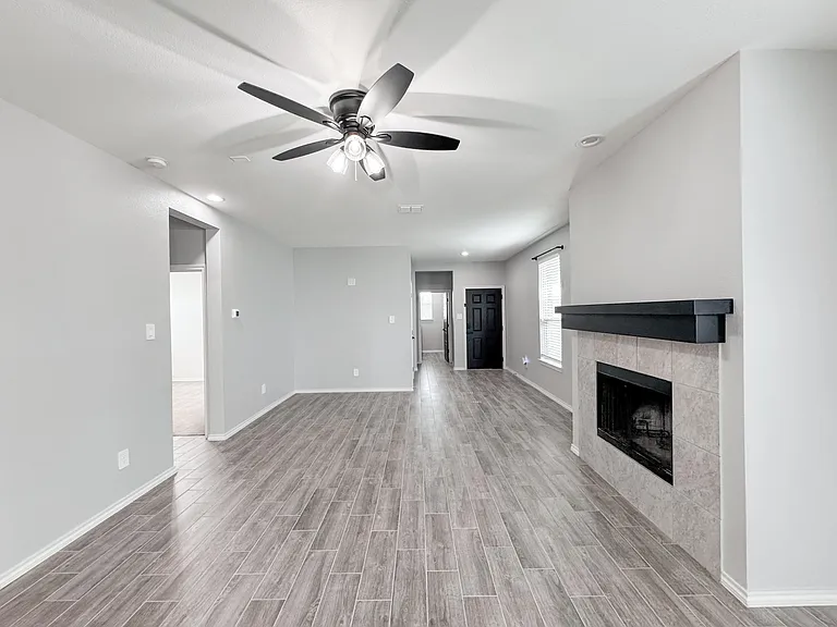 3227 Shortgrass Ln — Photo 11