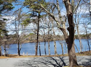 30 Maple St, Bourne, MA 02532