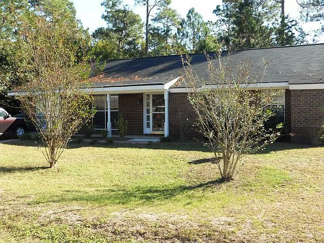 3 bed, 2.0 bath, 1640 sqft, $1,550 — Photo 2