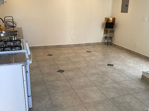 4th image of 15323 Vanowen St APT 27