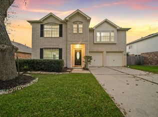 2208 Day Dr, Pearland, TX 77584