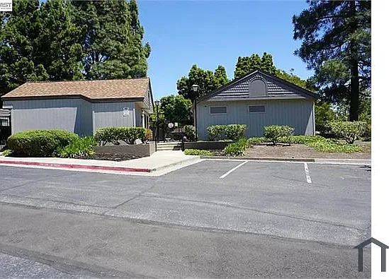272 Galano Plz — Photo 36