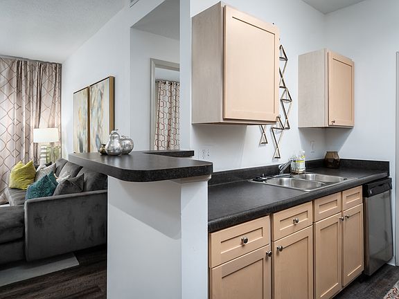 4th image of 6060 Rossi Dr #6414