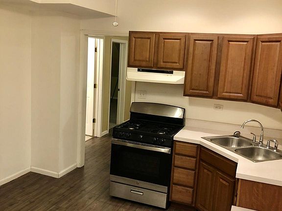 3rd image of 10617 S Green Bay Ave #1