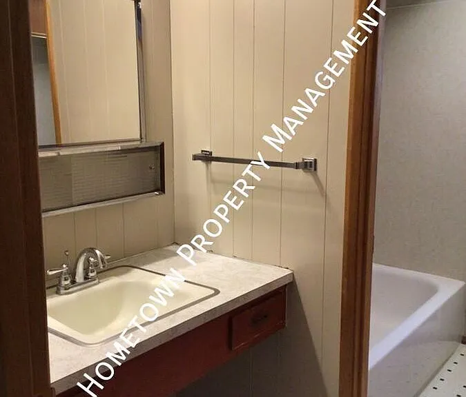 1356 Park Ave E #1 — Photo 13
