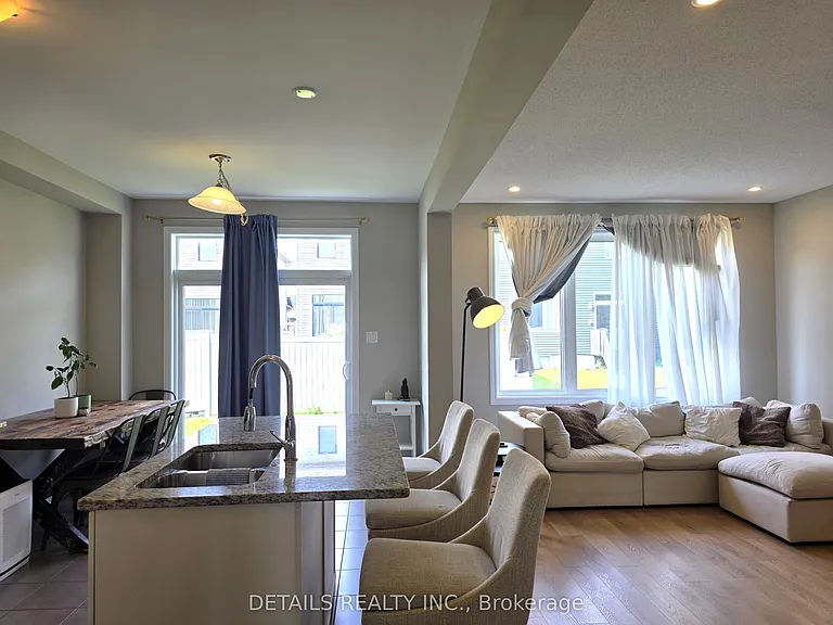251 Saddleback Cres — Photo 16