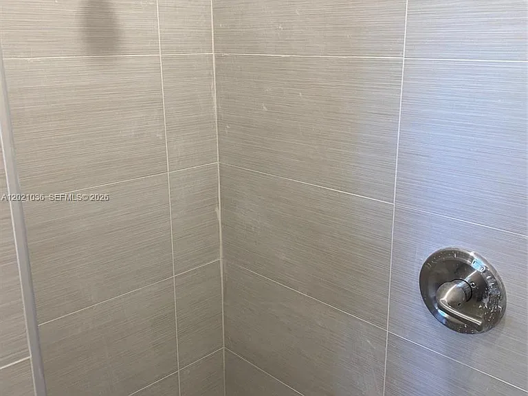 2325 N 25th Ave #2325 — Photo 6