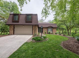 15000 Isleview Dr, Chesterfield, MO 63017