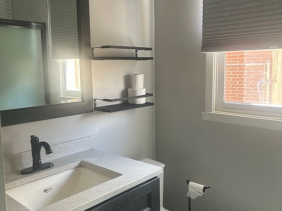 4th image of 1718 Rawson Ave