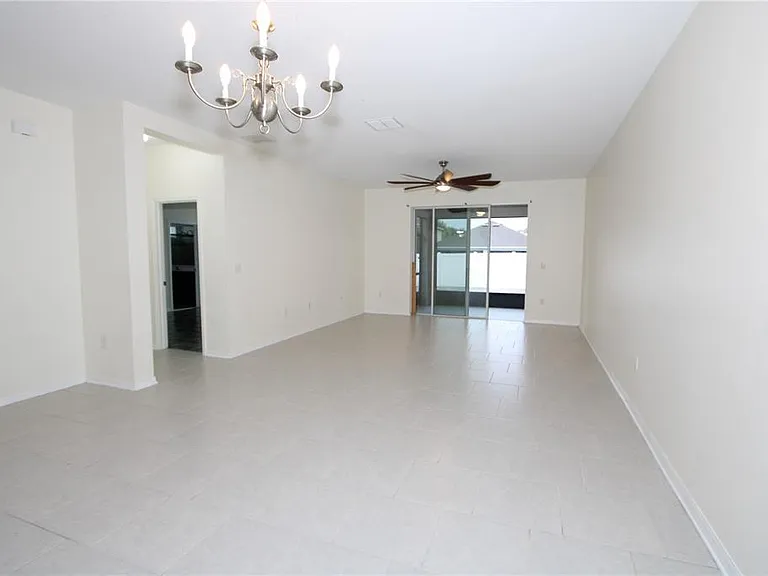 2380 Sanderling St — Photo 17