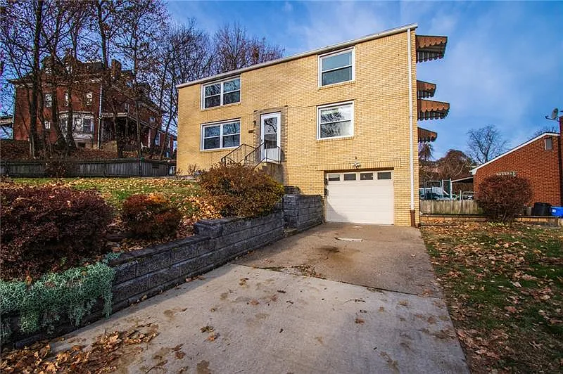 1015 Sankey Ct photo 1