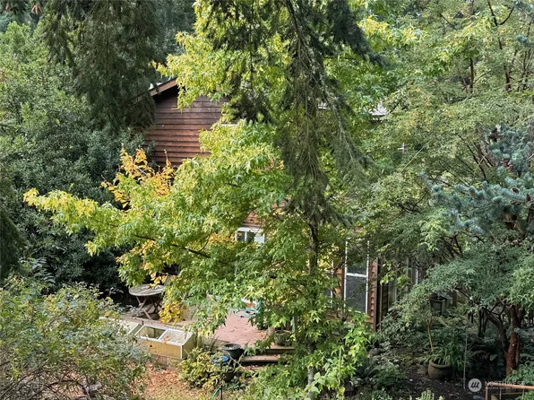 2096 Goss Lake Road, Freeland, WA 98249
