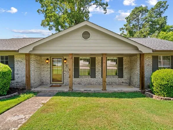 2623 Valley View Dr, Rocky Face, GA 30740