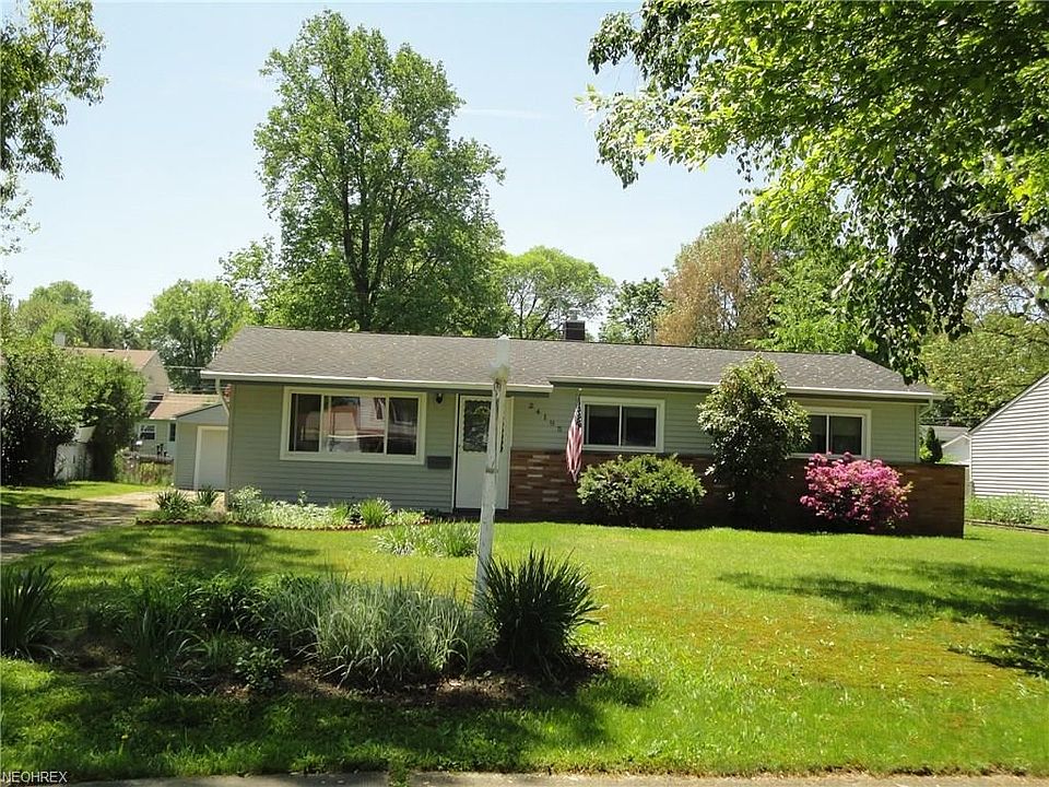 1st image of 24195 Fairlawn Dr
